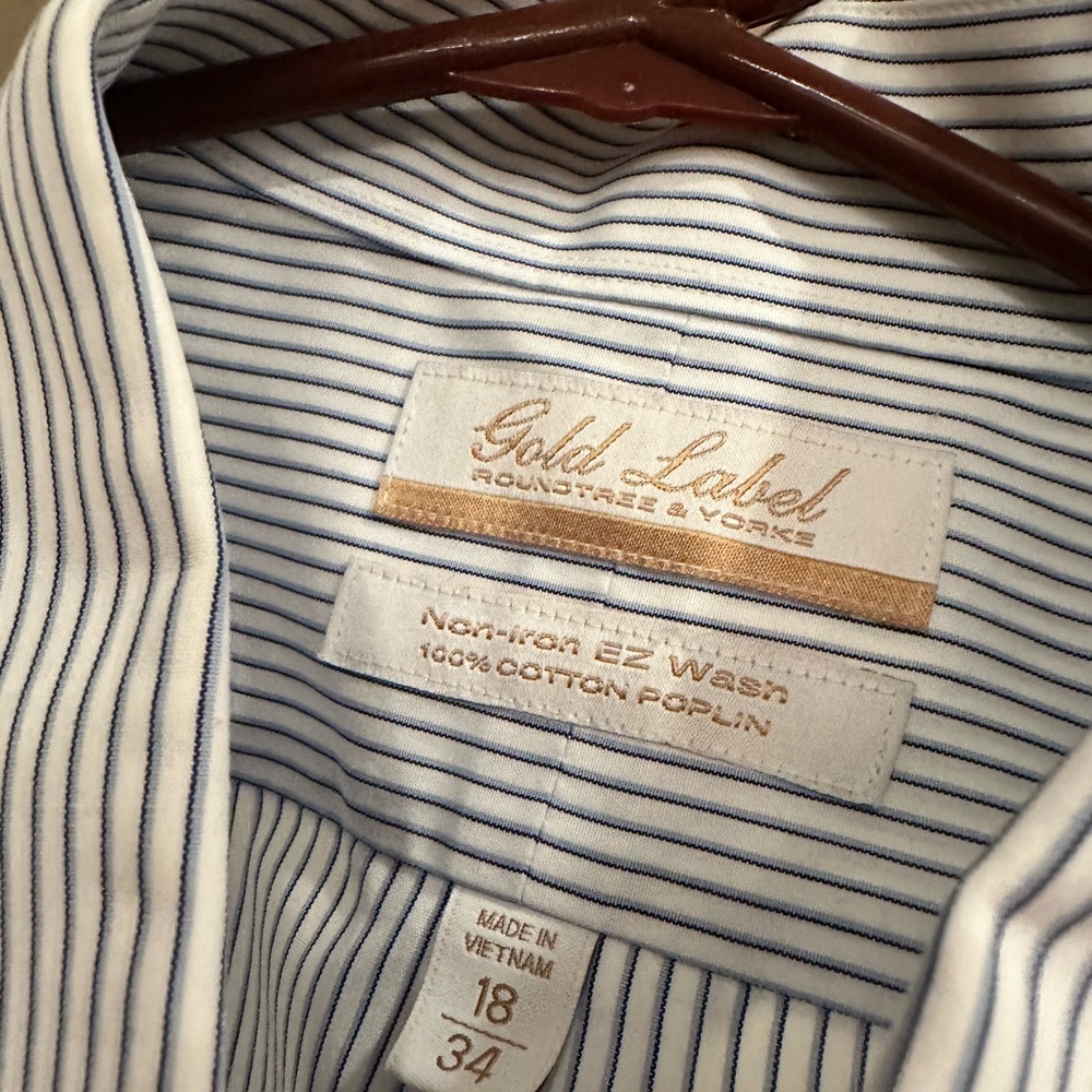 Men’s Gold Label dress shirt. Striped.
